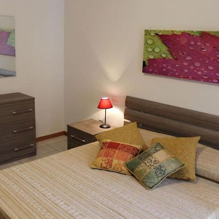Casa Di Chiara Apartment Peschiera del Garda Bagian luar foto