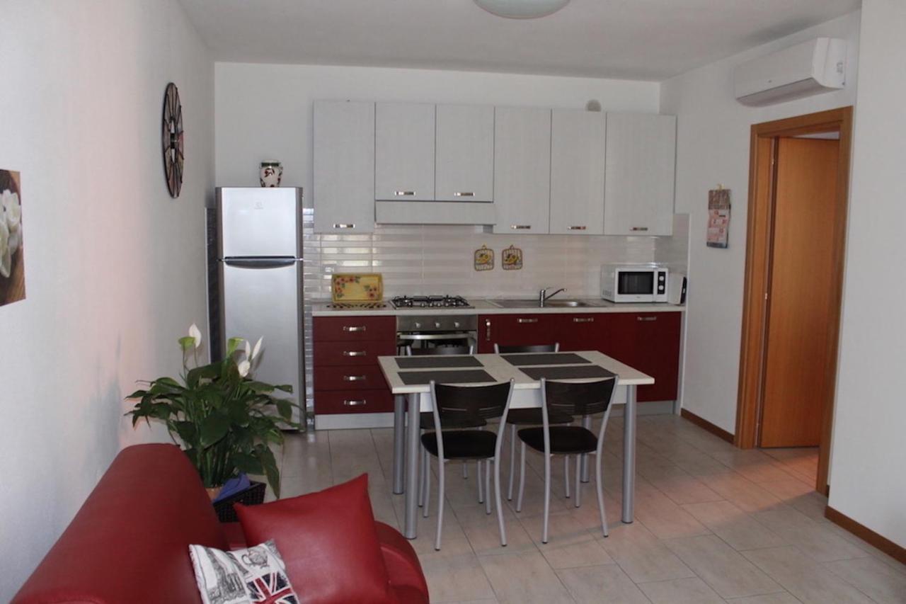 Casa Di Chiara Apartment Peschiera del Garda Bagian luar foto