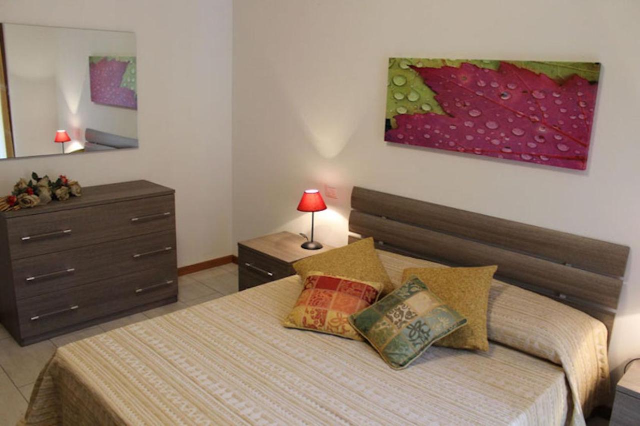 Casa Di Chiara Apartment Peschiera del Garda Bagian luar foto